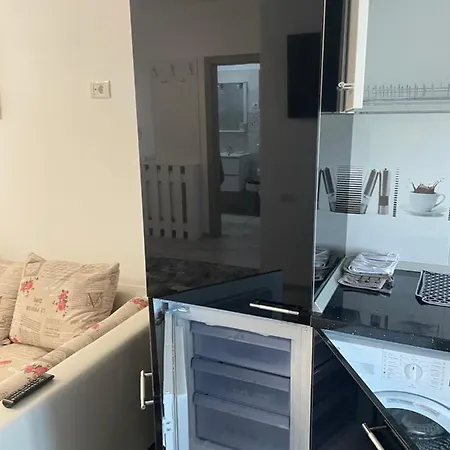 Apartment Iany *