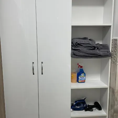 Apartment Iany *